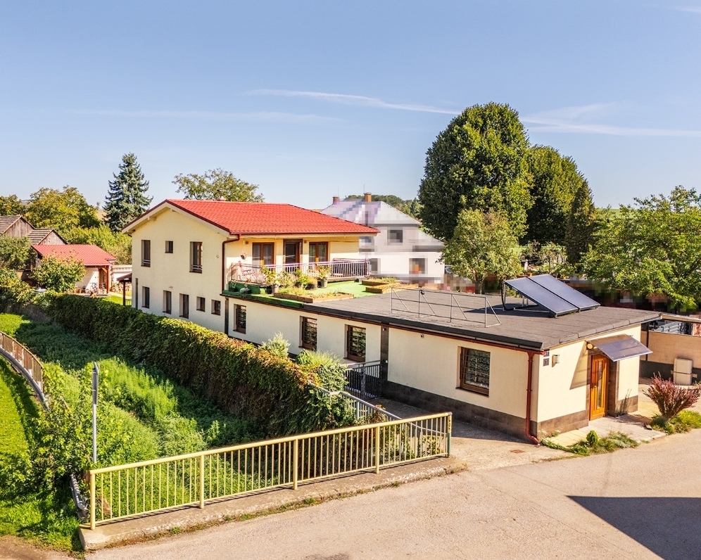 Predaný 5-izbový rodinný dom v Bzinciach pod Javorinou 191.000 €